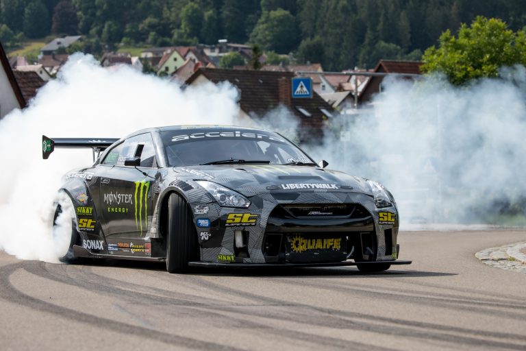 Monsterfed driftvideo: Gennem gaderne med 1.200 hk