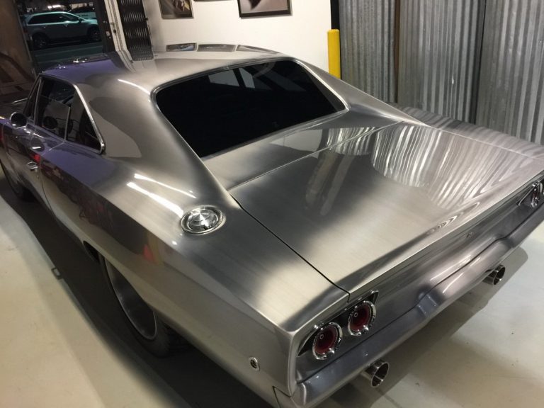 Vin Diesels 68″ Charger med 2.250 hk kan blive din