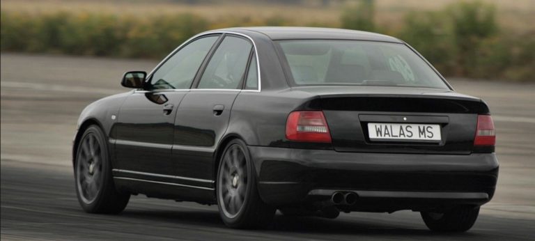 Hidsig type: Gammel Audi A4 har fået twinturbo-V8 og 1.006 hk