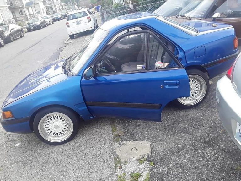 Hvorfor vil ingen ha’ en Mazda 323 ‘coupé’?