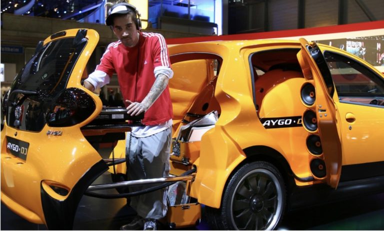 For 14 år siden: Da Toyota byggede et rullede diskotek af en Aygo