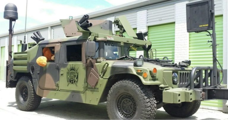 Nogen har indregisteret en fuldt ‘bevæbnet’ Humvee