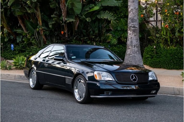 Budkrigen gik AMOK – Berømt Mercedes S-Klasse solgt for vildt beløb