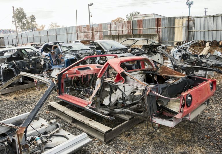 Her kører Ferrari’er hen for at dø – og blive hugget op!