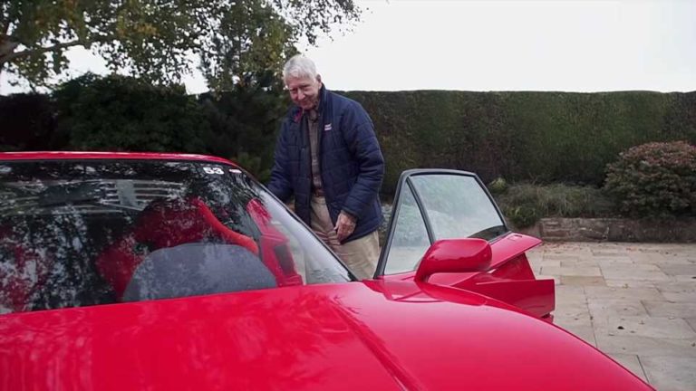 John på 80 år kører Ferrari F40