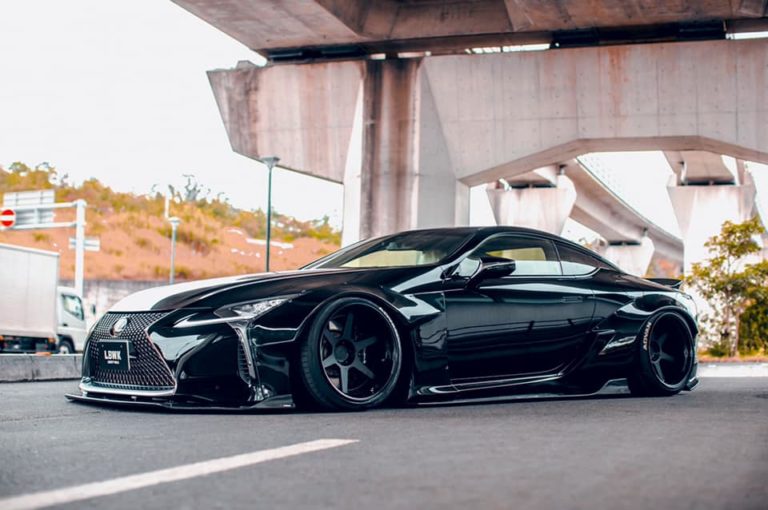 Liberty Walk gør Lexus LC500 til et superbredt monster!
