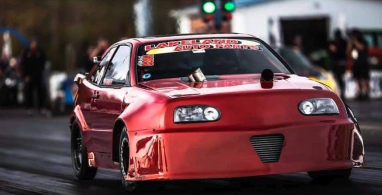 Flammespydende VW Corrado amok på dragstriben