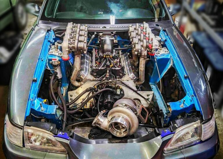 VANVITTIGT: Youtuber bygger Mustang med OTTE turboer