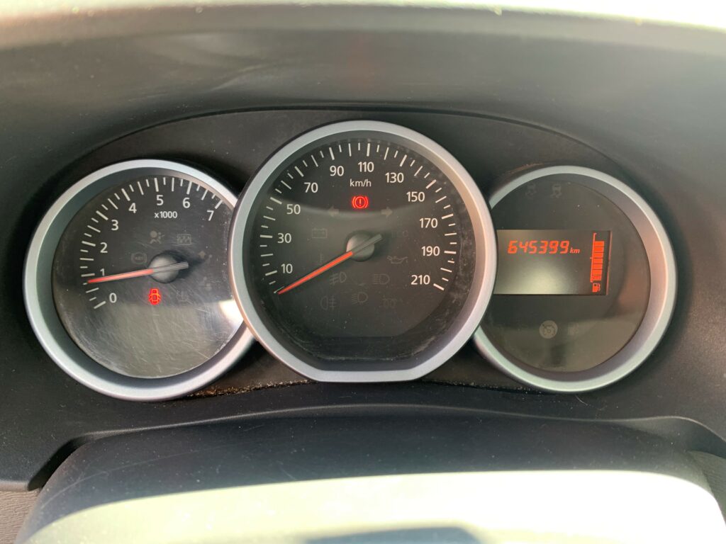 16 gange rundt om jorden i en Dacia