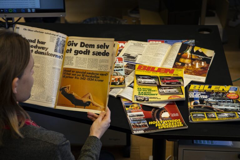 Et godt grin – kiksede reklamer fra gamle bilblade