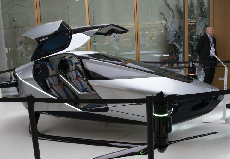 Er du pilot… må du flyve denne drone 75 kilometer