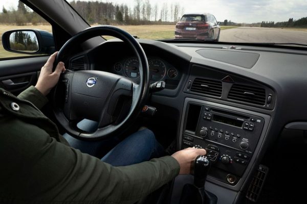 Svenskere slår fast: Touchskærm i biler er farligt Svenskere slår fast: Touchskærm i biler er farligt