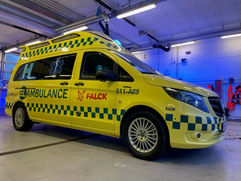 Fra i morgen kører den første el-ambulance i Danmark