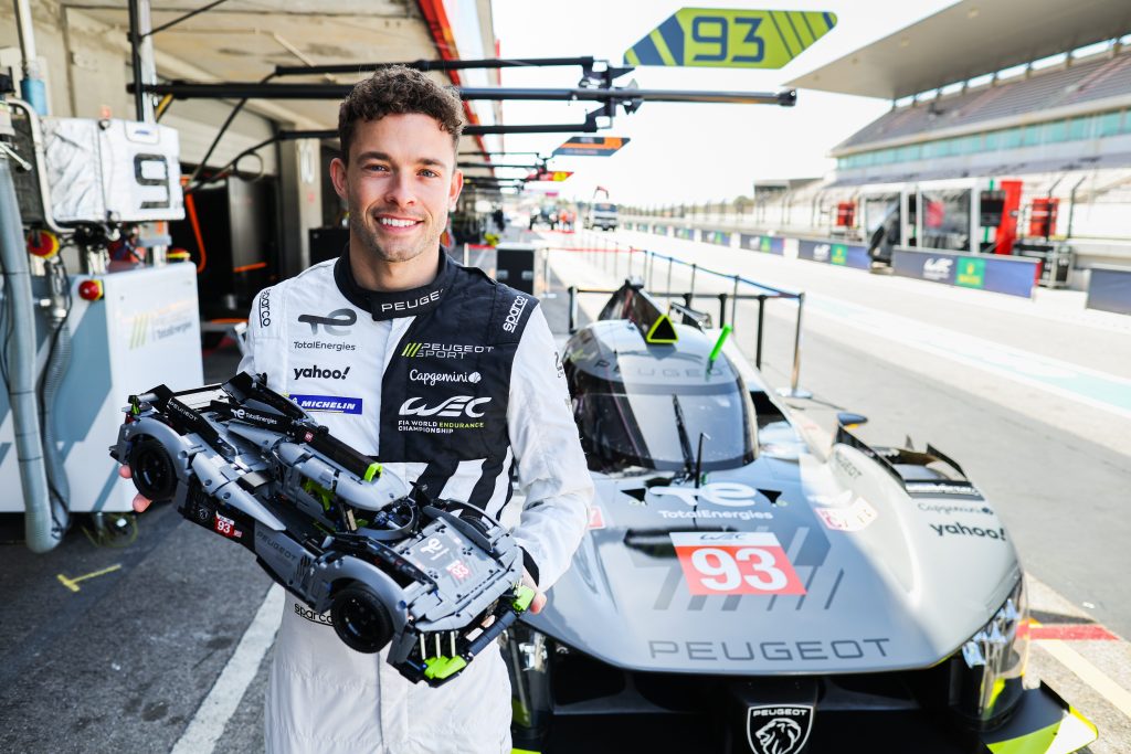 LEGO® Technic™ PEUGEOT 9X8 24H Le Mans Hybrid Hypercar