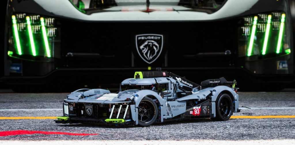 LEGO® Technic™ PEUGEOT 9X8 24H Le Mans Hybrid Hypercar