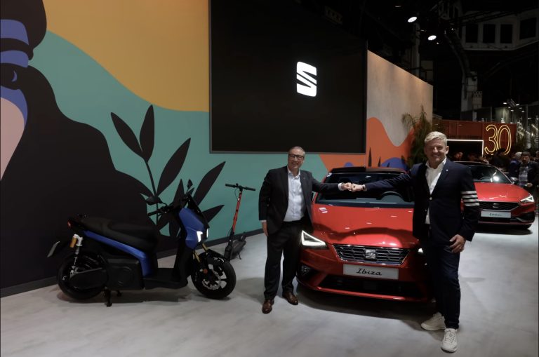 DEBAT: "Behovet for biler bør ikke være spørgsmål om at køre sort eller grønt"