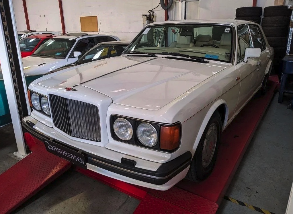 SE BILLEDERNE: Fynsk familie vil af med hemmelig bilsamling SE BILLEDERNE: Fynsk familie vil af med hemmelig bilsamling