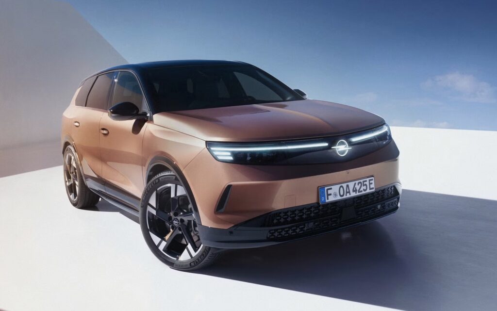 Opel præsenterer helt ny topmodel - se billederne her Opel præsenterer helt ny topmodel - se billederne her