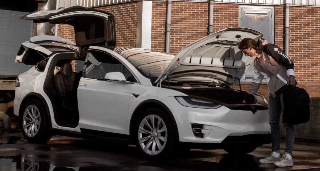 Tesla tog 54.000 kroner for at gøre bil klar til syn
