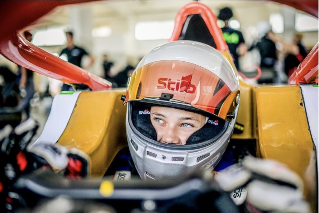 15-årige Alba fra Roskilde er verdens hurtigste pige 15-årige Alba fra Roskilde er udråbt som verdens hurtigste pige