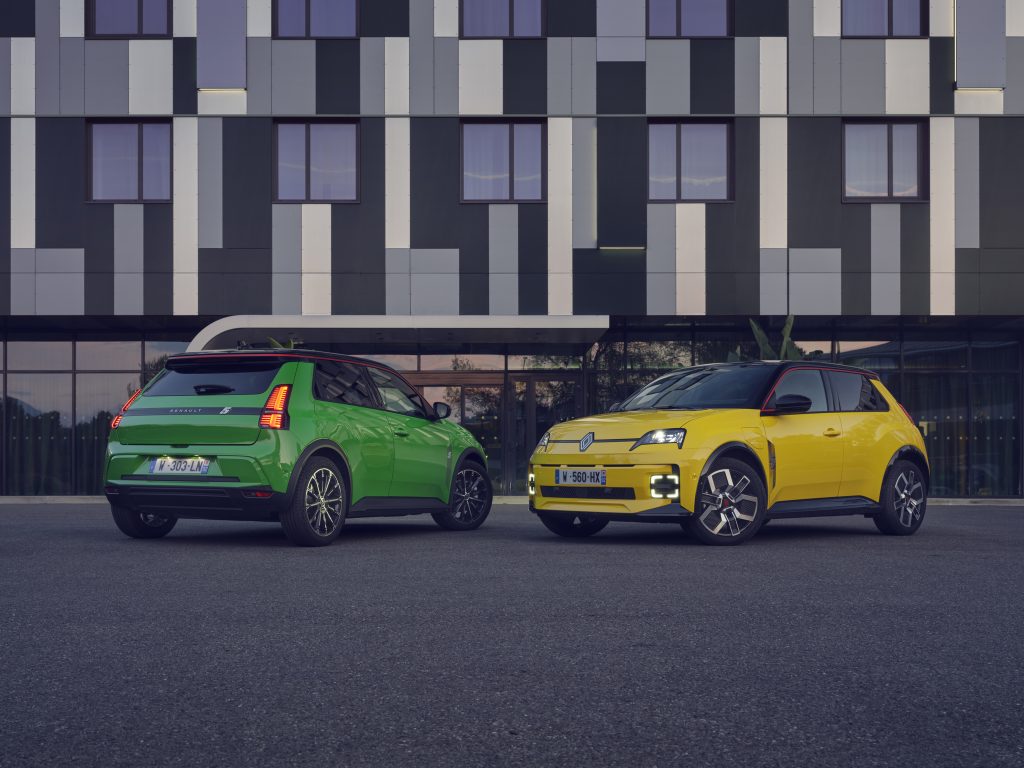 Dacia Duster og Renault 5 kæmper om titlen som Årets Bil i Europa Dacia Duster og Renault 5 kæmper om titlen som Årets Bil i Europa