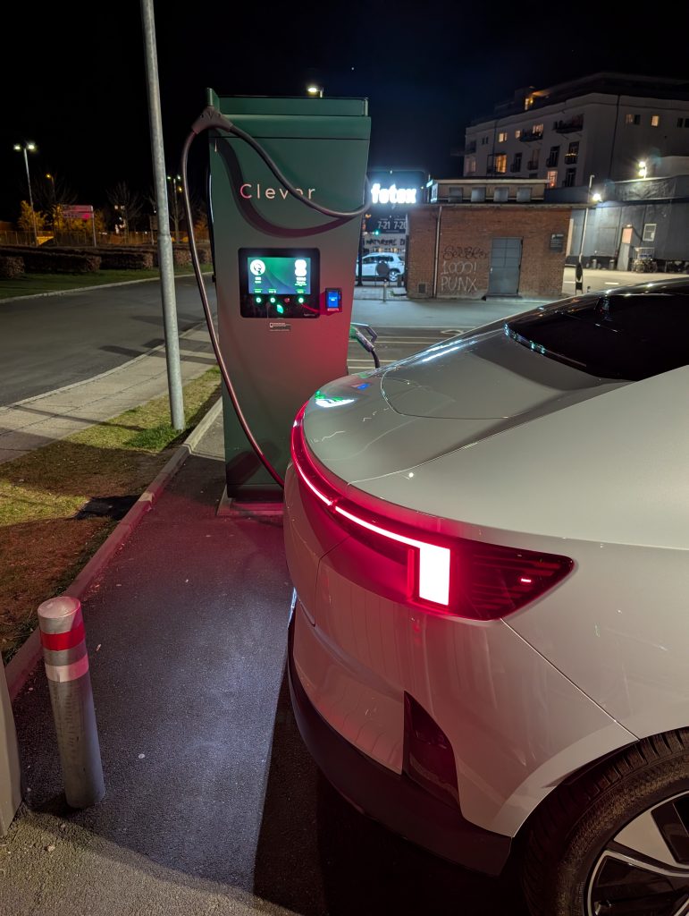 Polestar 4-anmeldelse: Flot forsøg der snubler i fejl Polestar 4-anmeldelse: Det halter ALT for meget