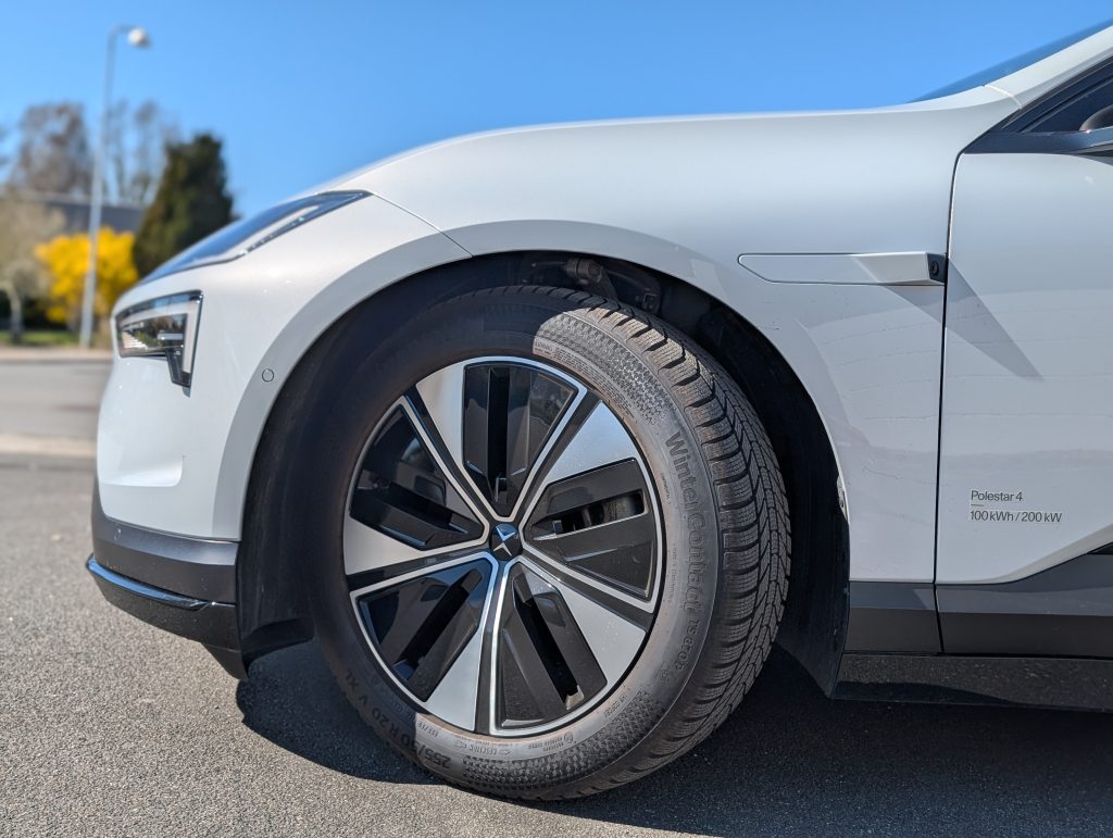 Polestar 4-anmeldelse: Flot forsøg der snubler i fejl Polestar 4-anmeldelse: Det halter ALT for meget