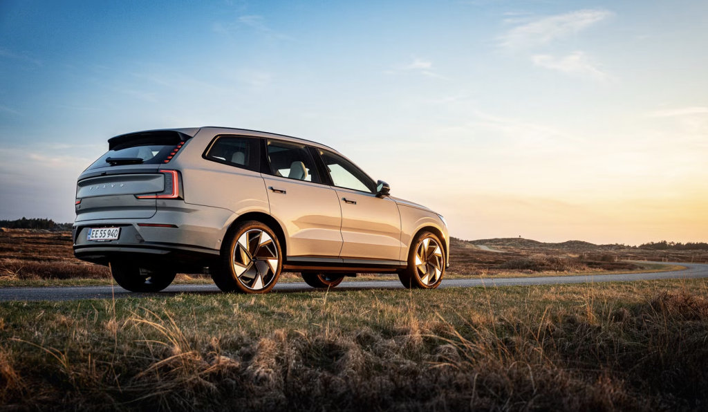 Volvo EX90 kåret som verdens bedste luksusbil Volvo EX90 kåret som verdens bedste luksusbil