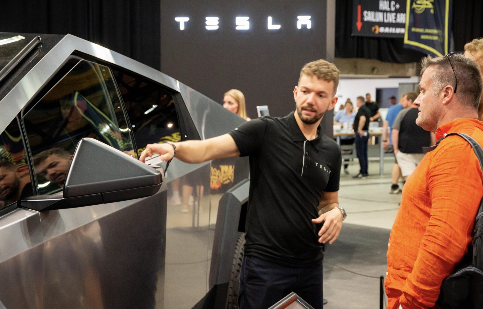 Auto Show er Danmarks fedeste bilmesse – og du kan spare penge nu! Auto Show-messen er alt det fede på fire hjul – og du kan spare penge nu!