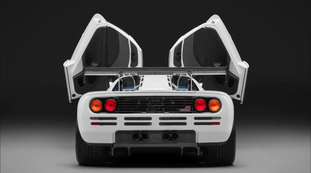 Ejer 7.000 biler - diktator sælger sjælden superbil Ejer 7.000 biler - diktator sælger sjælden superbil