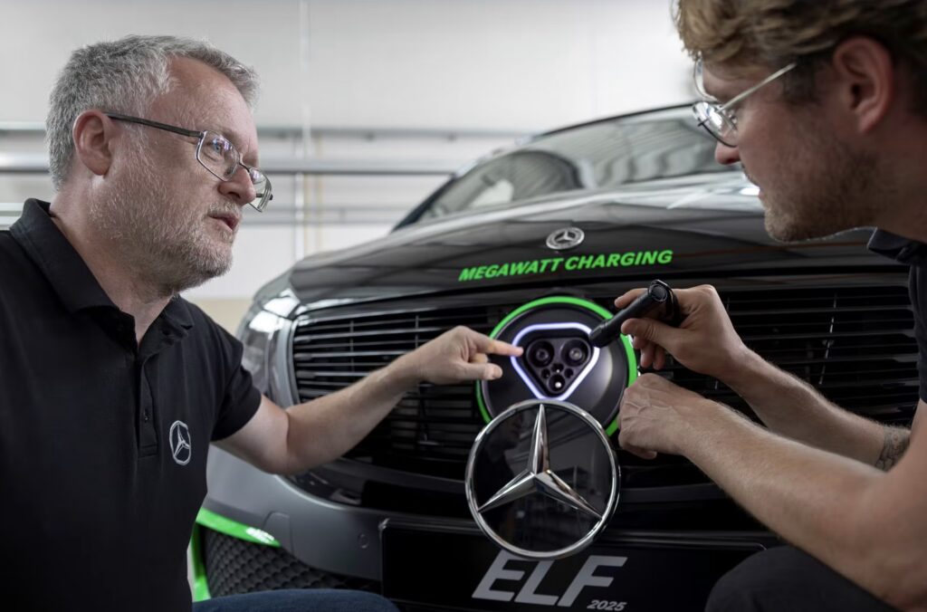 Mercedes tester bil, der kan oplade sig selv – helt uden kabler Mercedes tester bil, der kan oplade sig selv – helt uden kabler