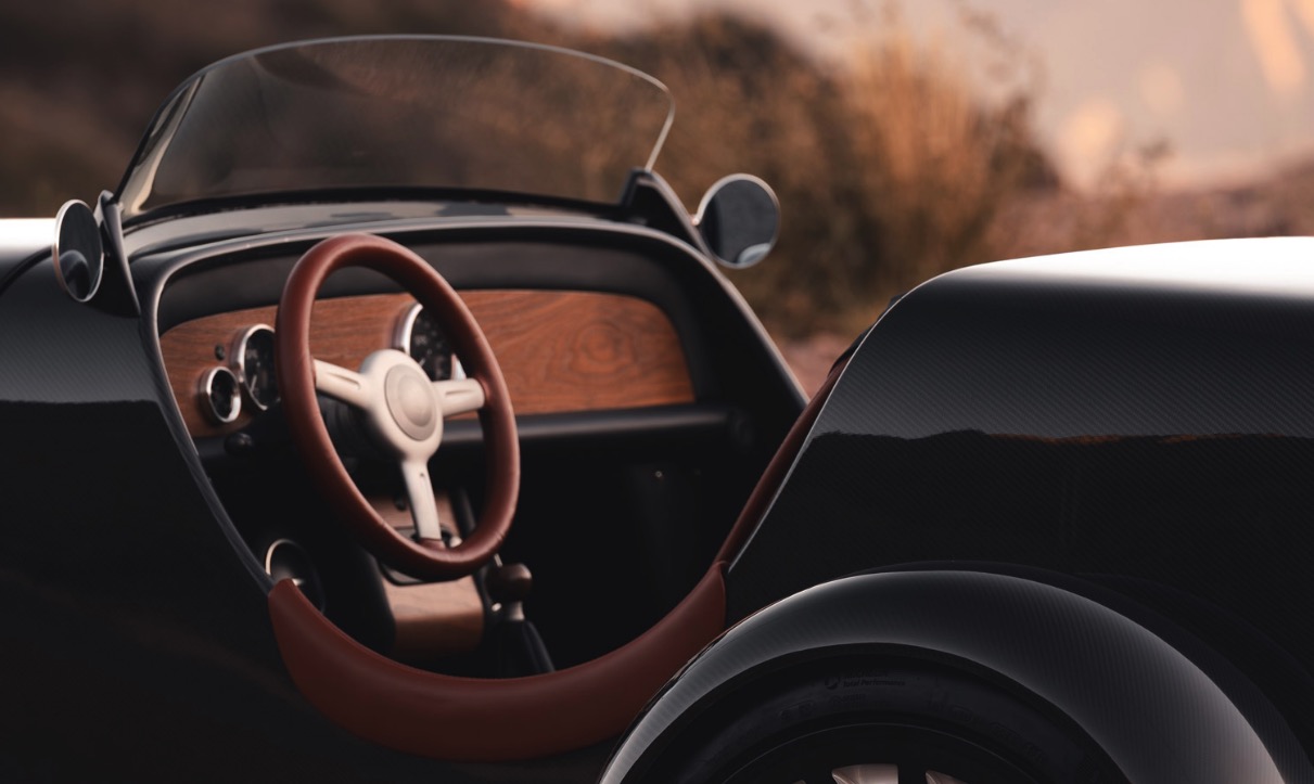 Ny bil med 5-liters V8-motor vejer kun 1.100 kilo