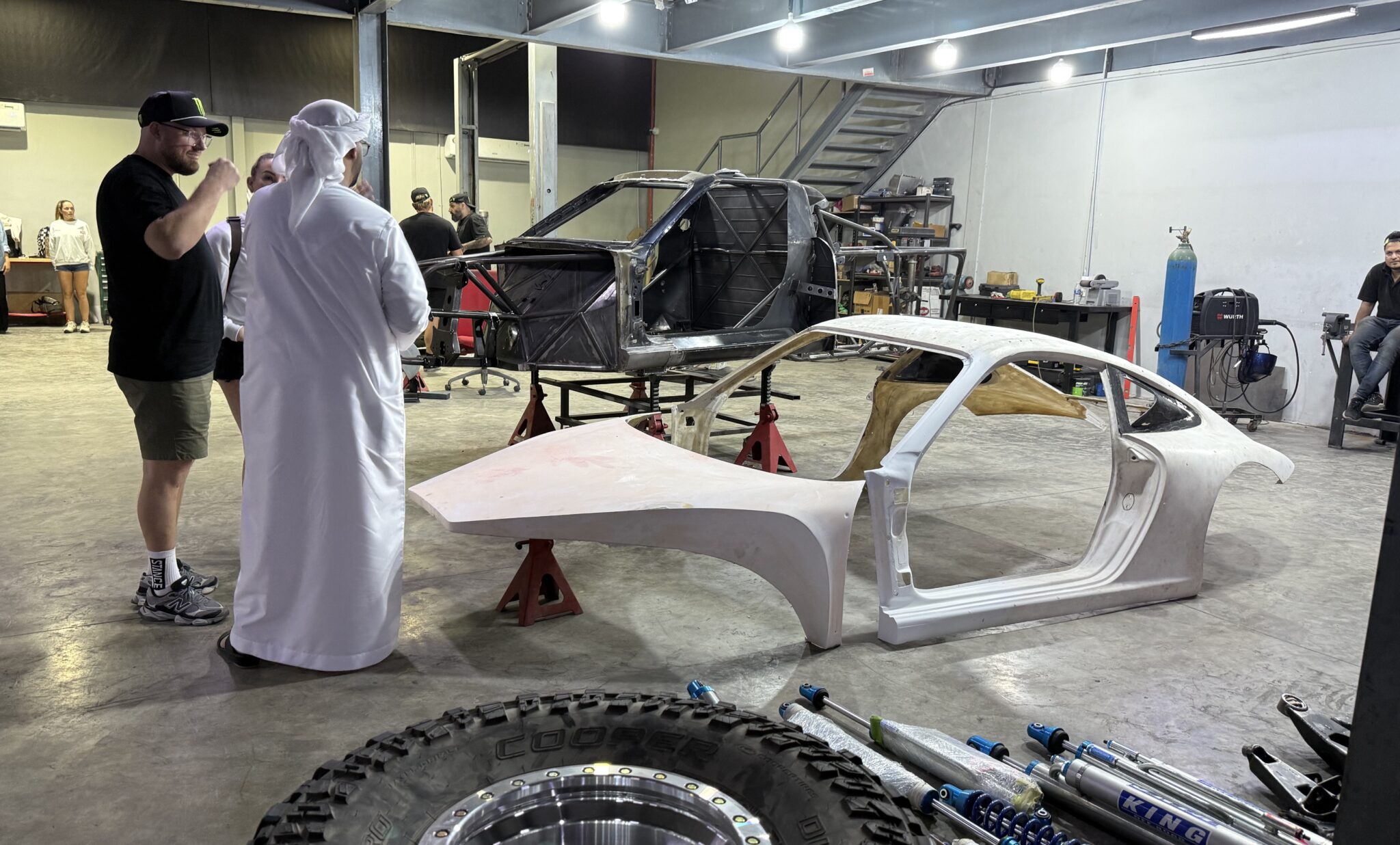 Boosted i Dubai: Sultanen åbner dørene til verdens fedeste driftværksted Boosted i Dubai: Sultanen åbner dørene til verdens fedeste driftværksted