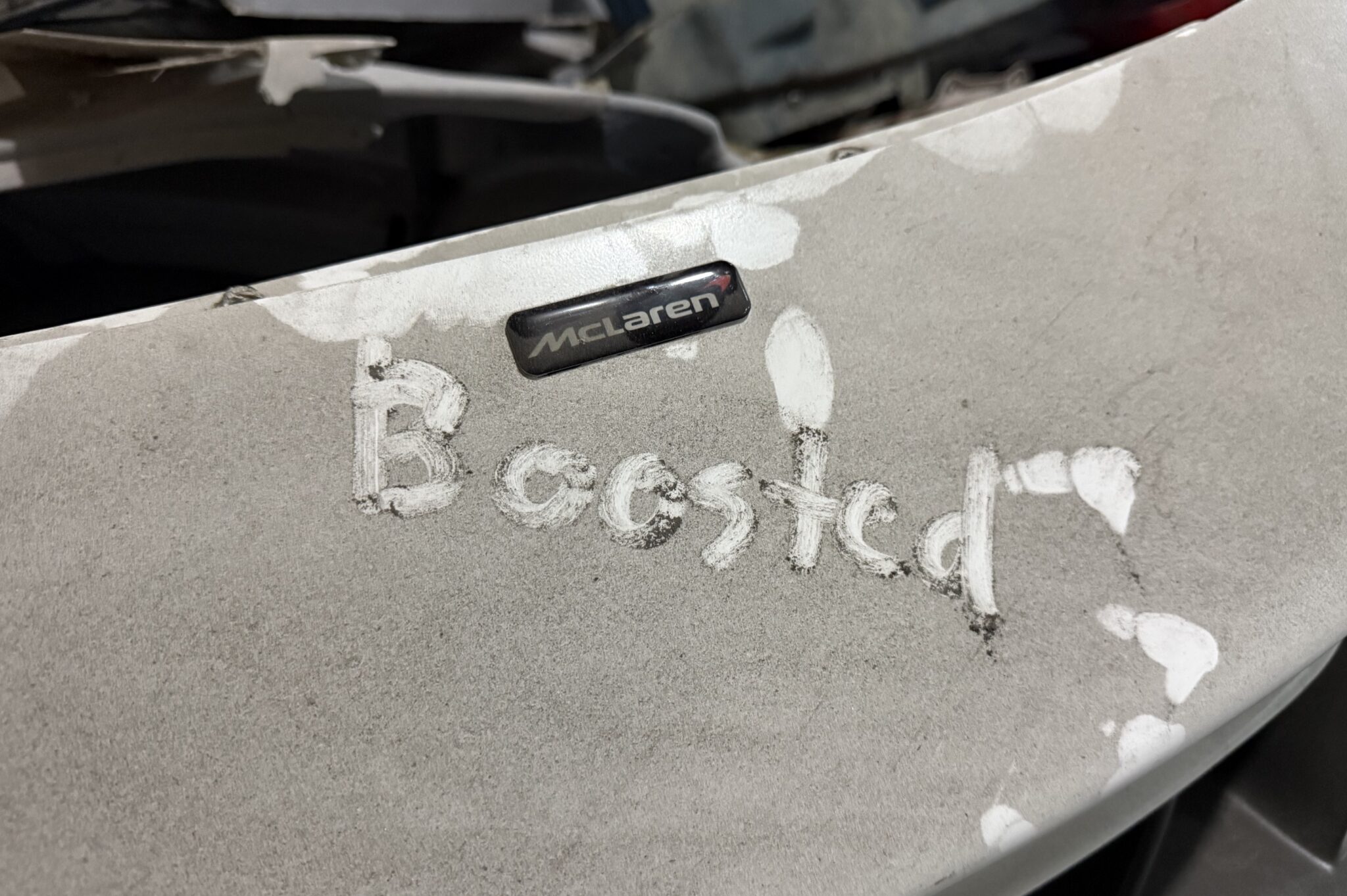 Boosted i Dubai: Sultanen åbner dørene til verdens fedeste driftværksted Boosted i Dubai: Sultanen åbner dørene til verdens fedeste driftværksted