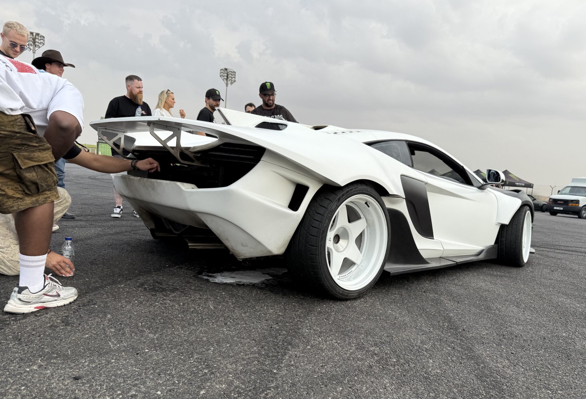 Boosted i Dubai: Sultanen åbner dørene til verdens fedeste driftværksted Boosted i Dubai: Sultanen åbner dørene til verdens fedeste driftværksted