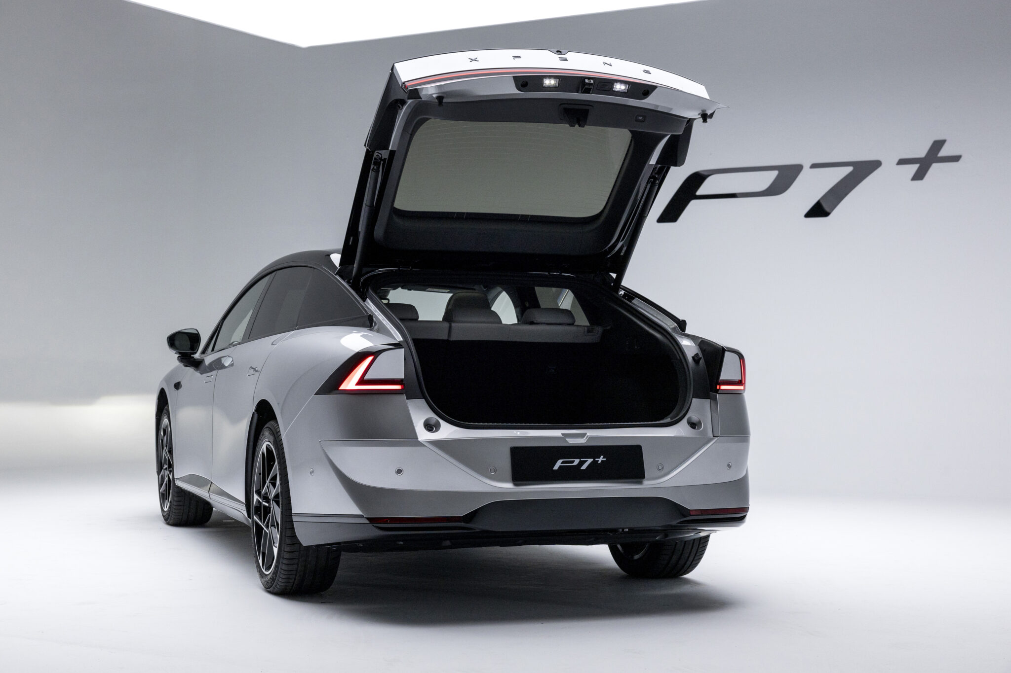 XPENG P7+ er landet i Danmark – se priser, billeder og specifikationer