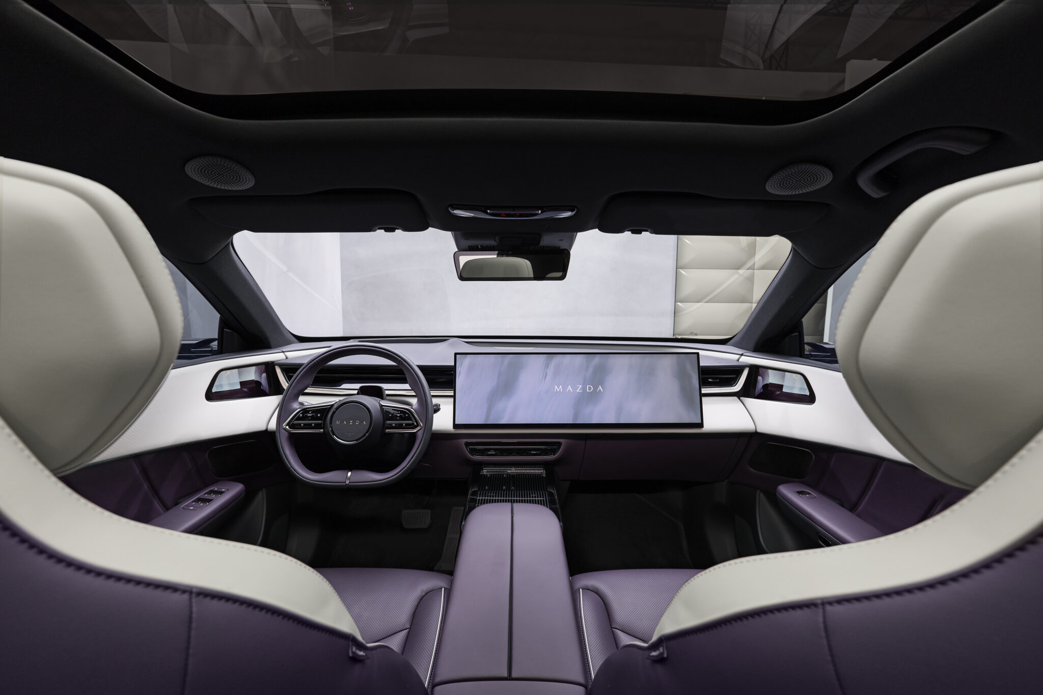 Premiere: Ny Mazda CX-6e med vanvittig 26 tommer skærm