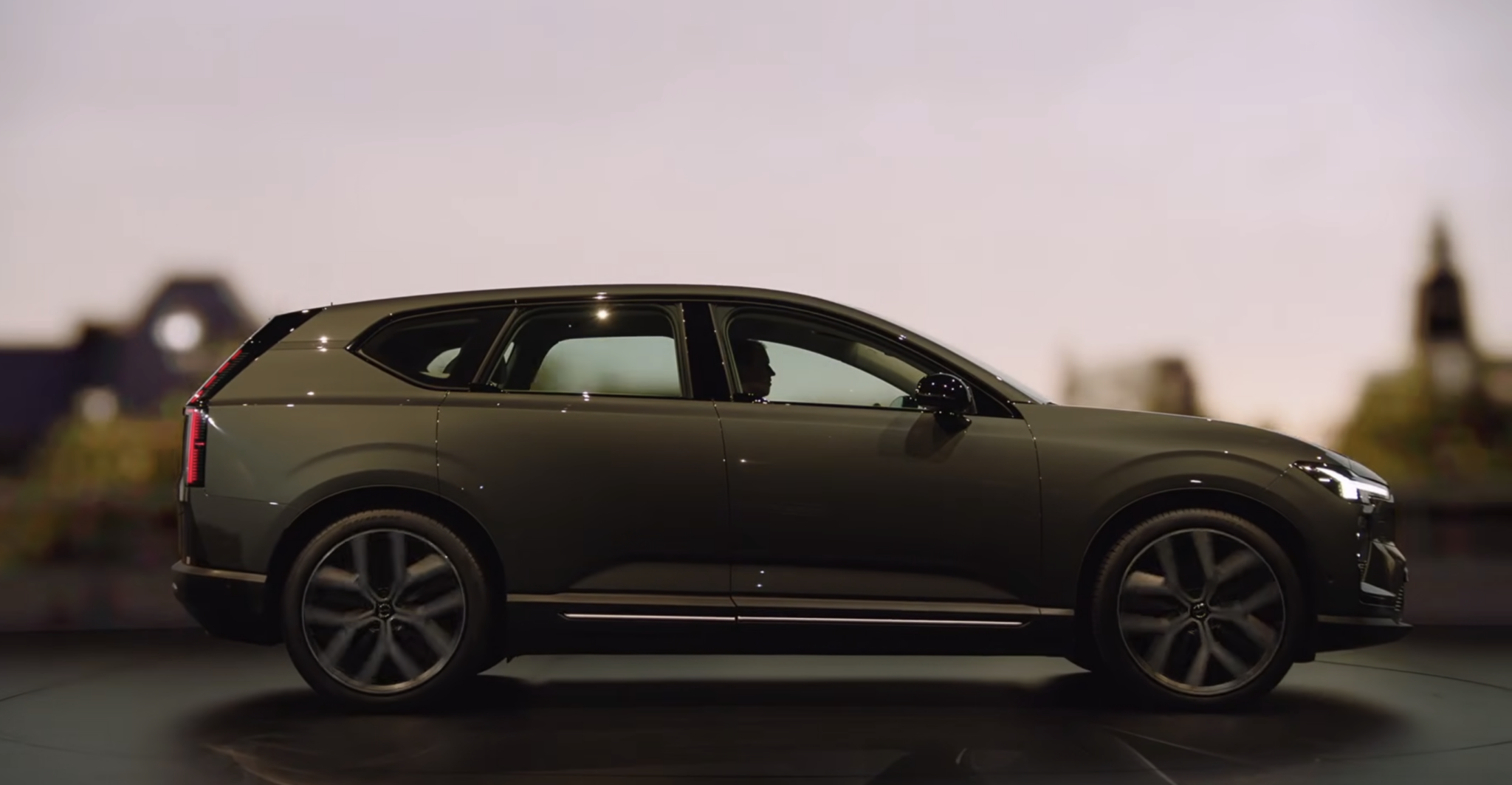 HER ER DEN: Se alle billederne af den nye Volvo EX60