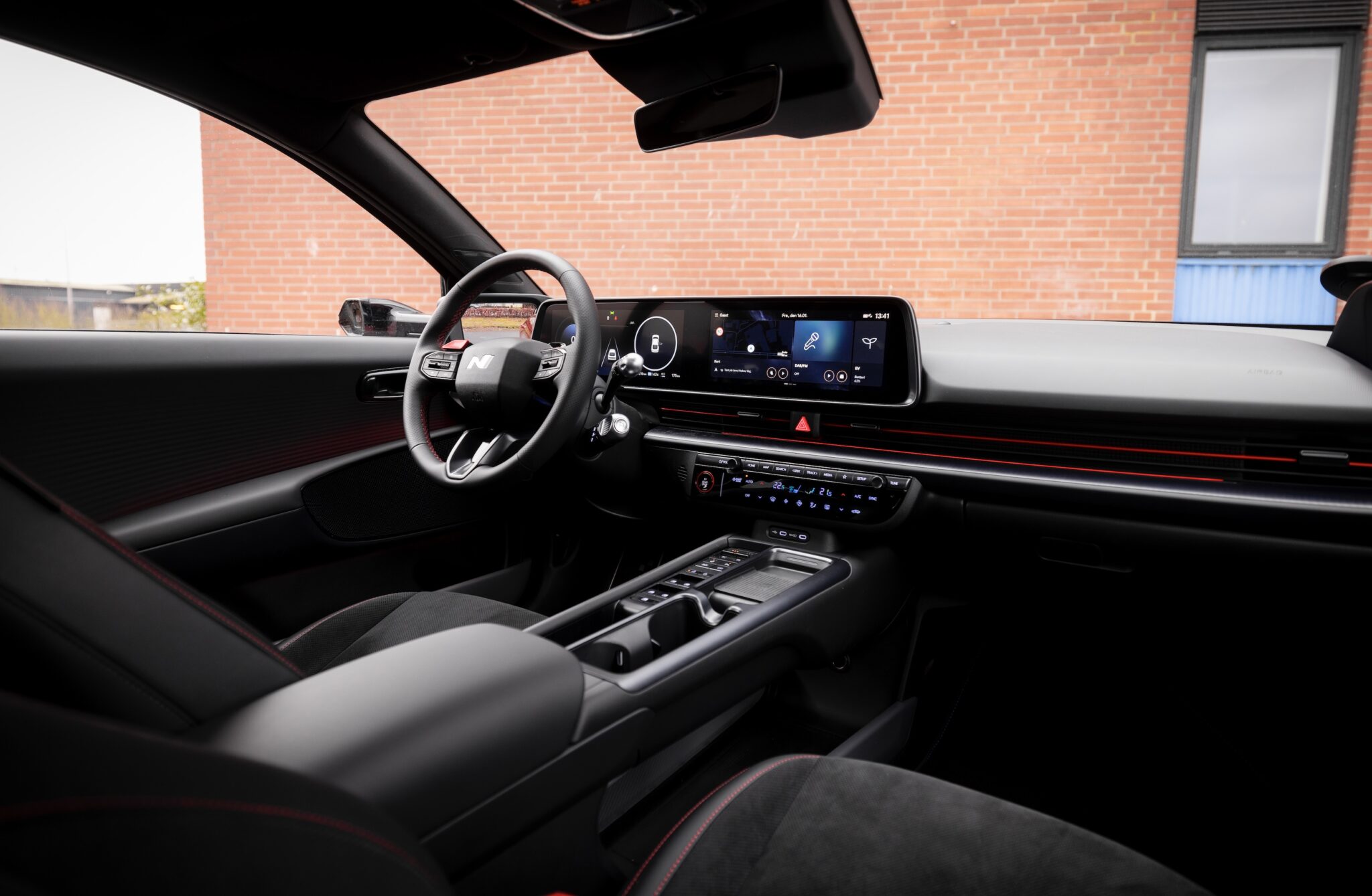 Hyundai afslører danske priser: Ny IONIQ 6 får markant længere rækkevidde