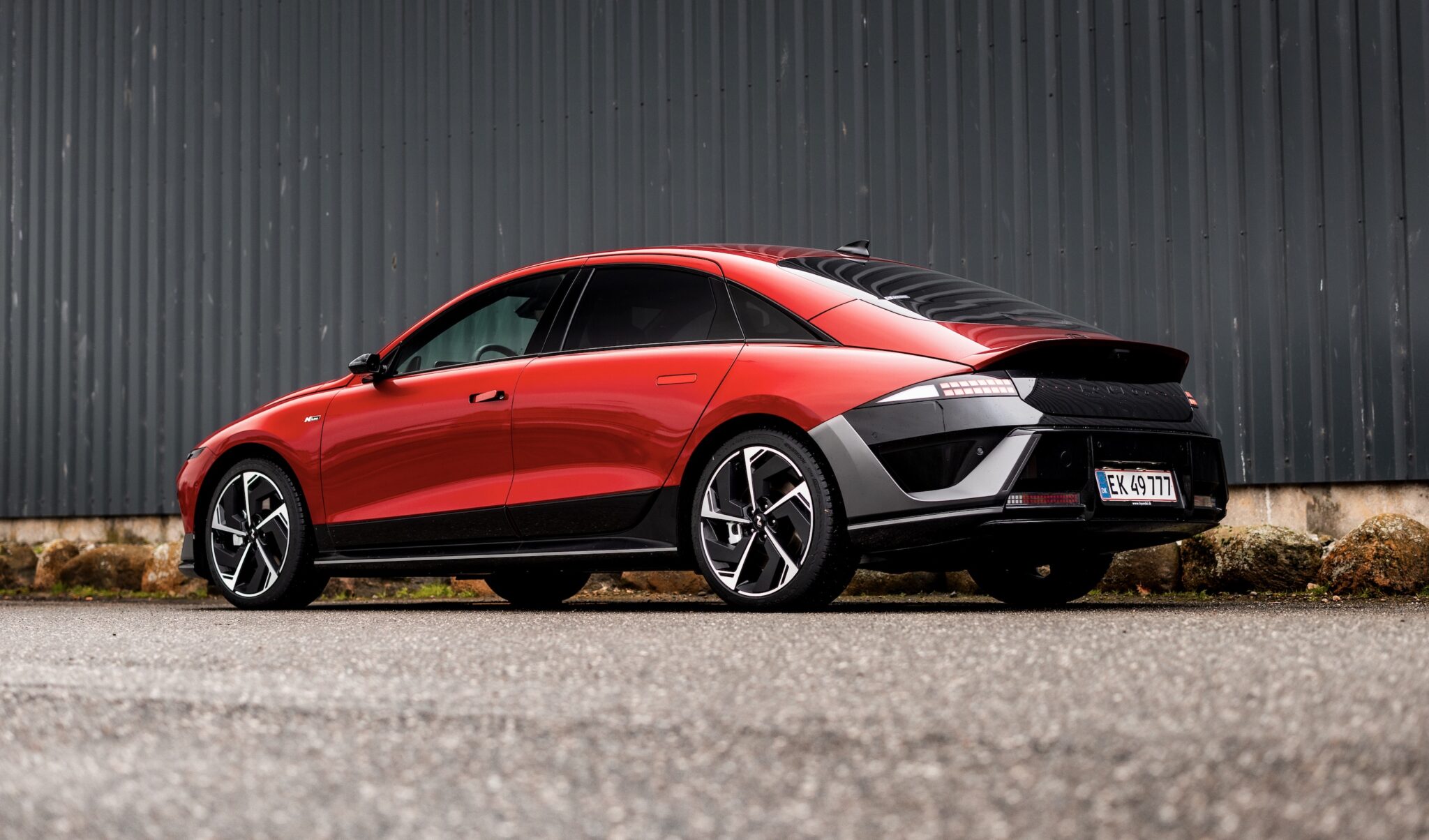 Hyundai afslører danske priser: Ny IONIQ 6 får markant længere rækkevidde