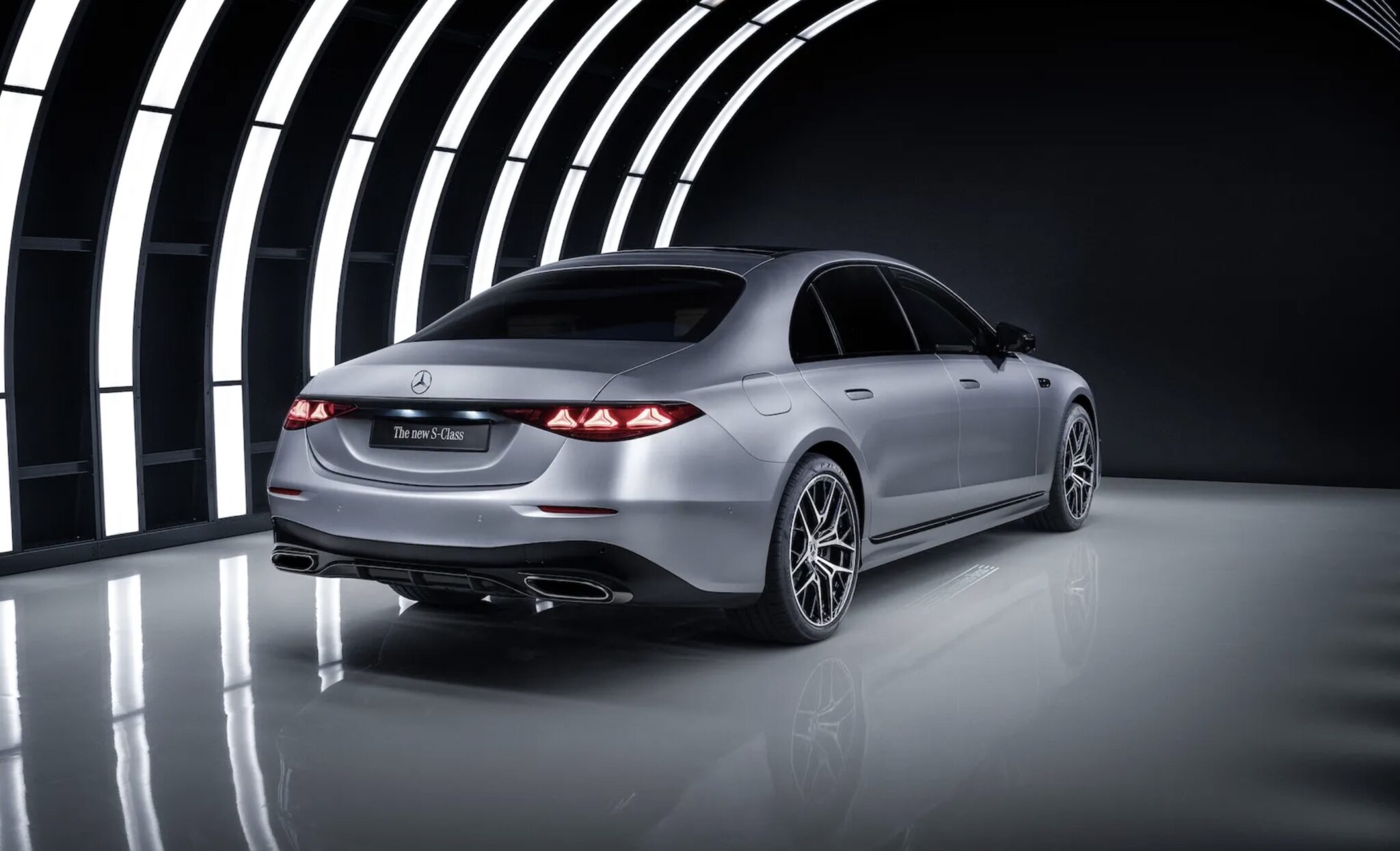 Ny Mercedes S-klasse er en rullende supercomputer - med varme i selerne