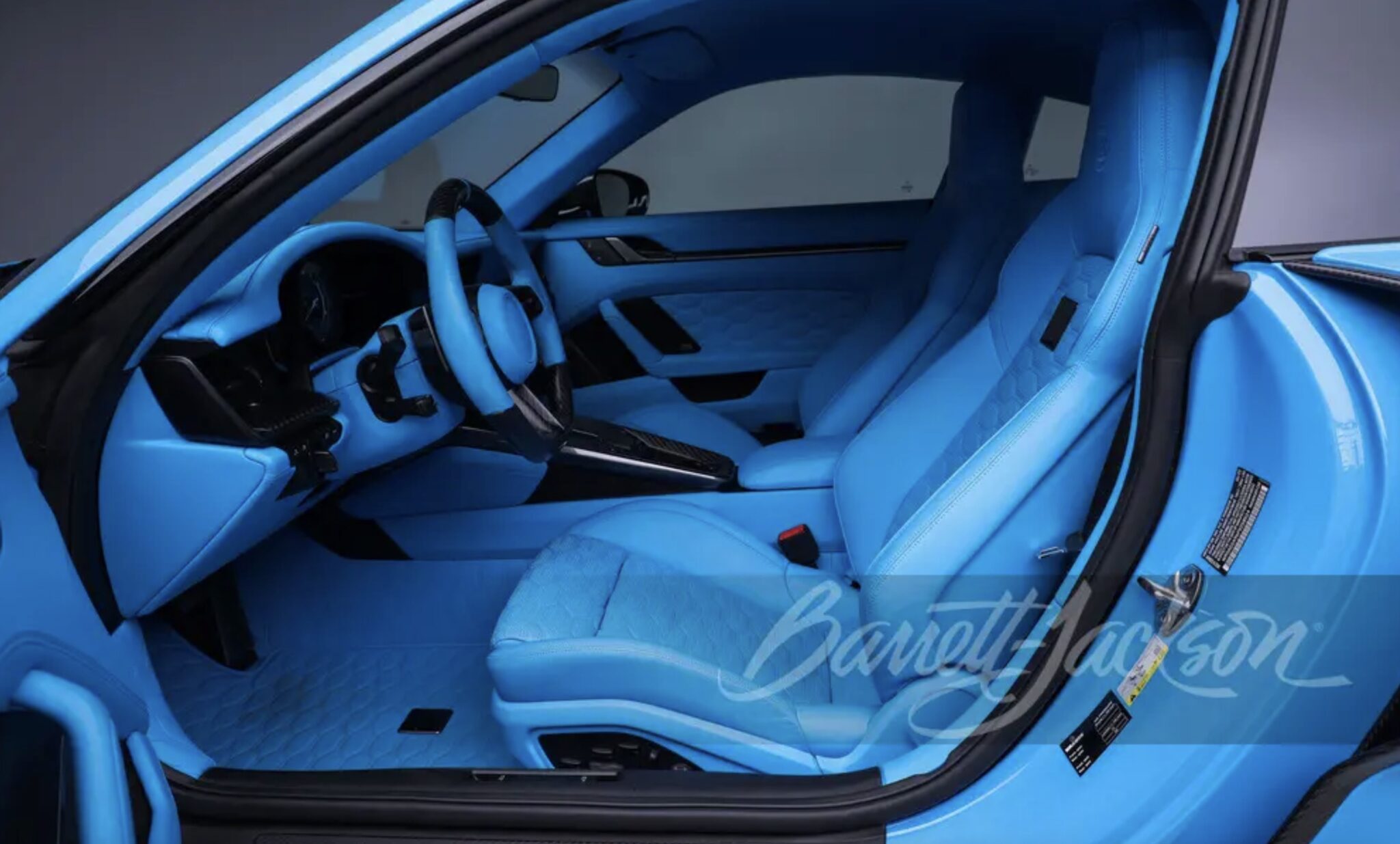 Vild auktion: Far og søn køber 900 hk Porsche for 1 million dollars