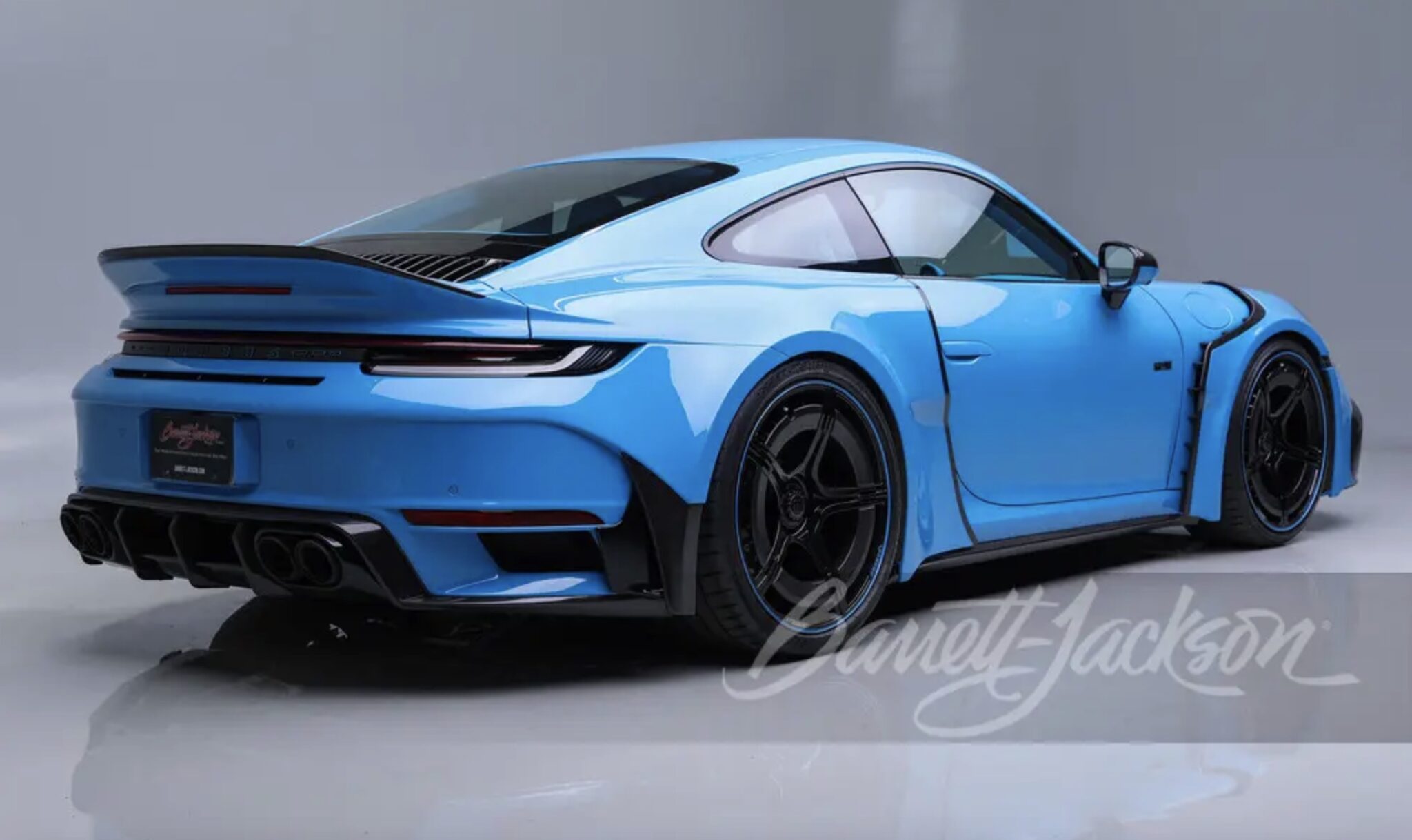 Vild auktion: Far og søn køber 900 hk Porsche for 1 million dollars