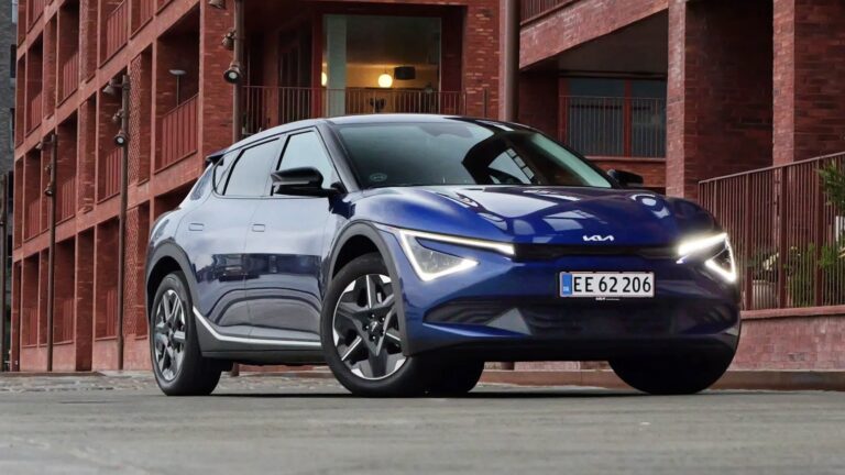 Svenskere i chok: Elbiler er 117.000 kr. billigere i Danmark