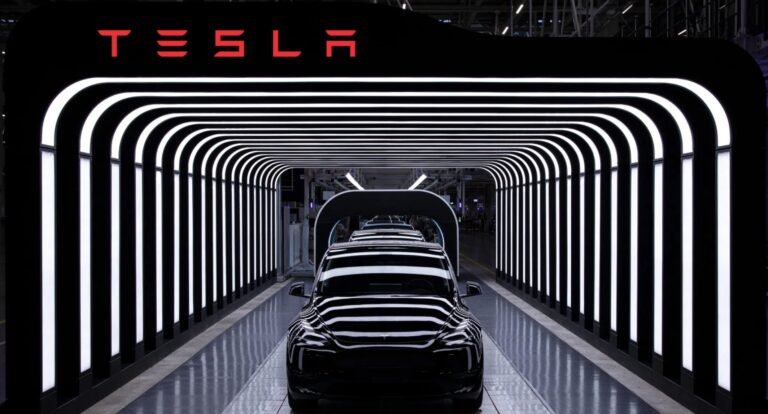 Elon Musk sviner europæiske biler: Som en hest med vogn