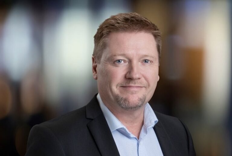 Semler-selskab øger indtjeningen med 421 procent, men laver stadig underskud