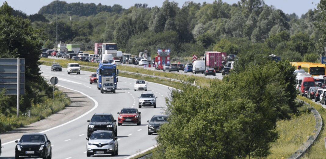 Danskerne købte markant færre nye biler i februar