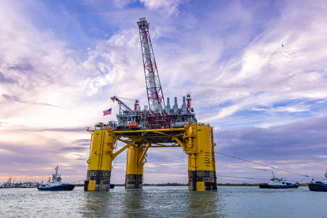 Olieprisen falder igen – kan give billigere benzin i Danmark