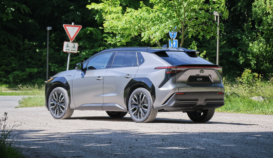 Dansk bilsalg stiger 17 procent: Elbiler står for 80 procent