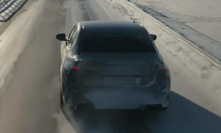 BMW teaser ny 3-serie med fire udstødninger – er M3 på vej?